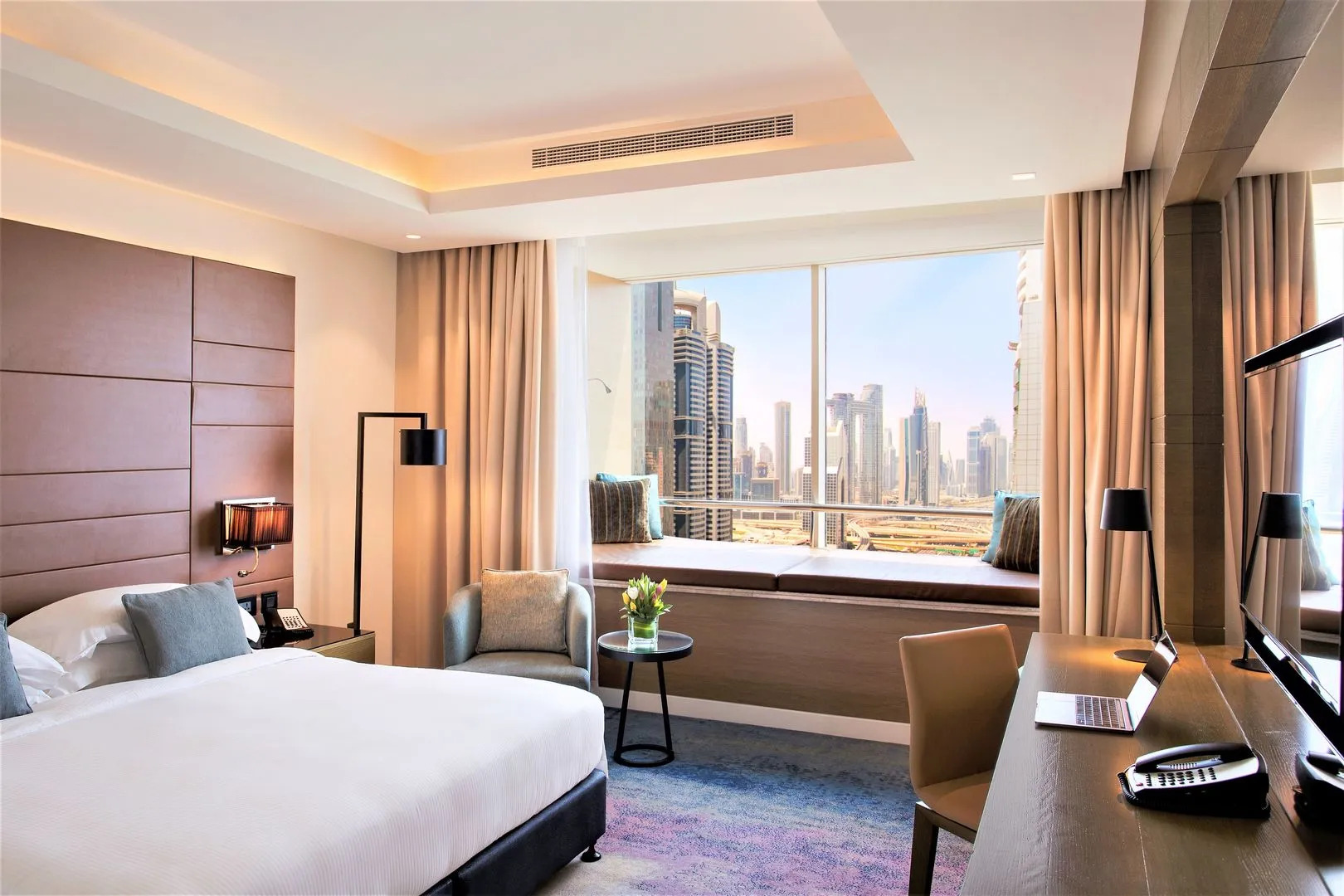 Photo - Towers Rotana - Dubai