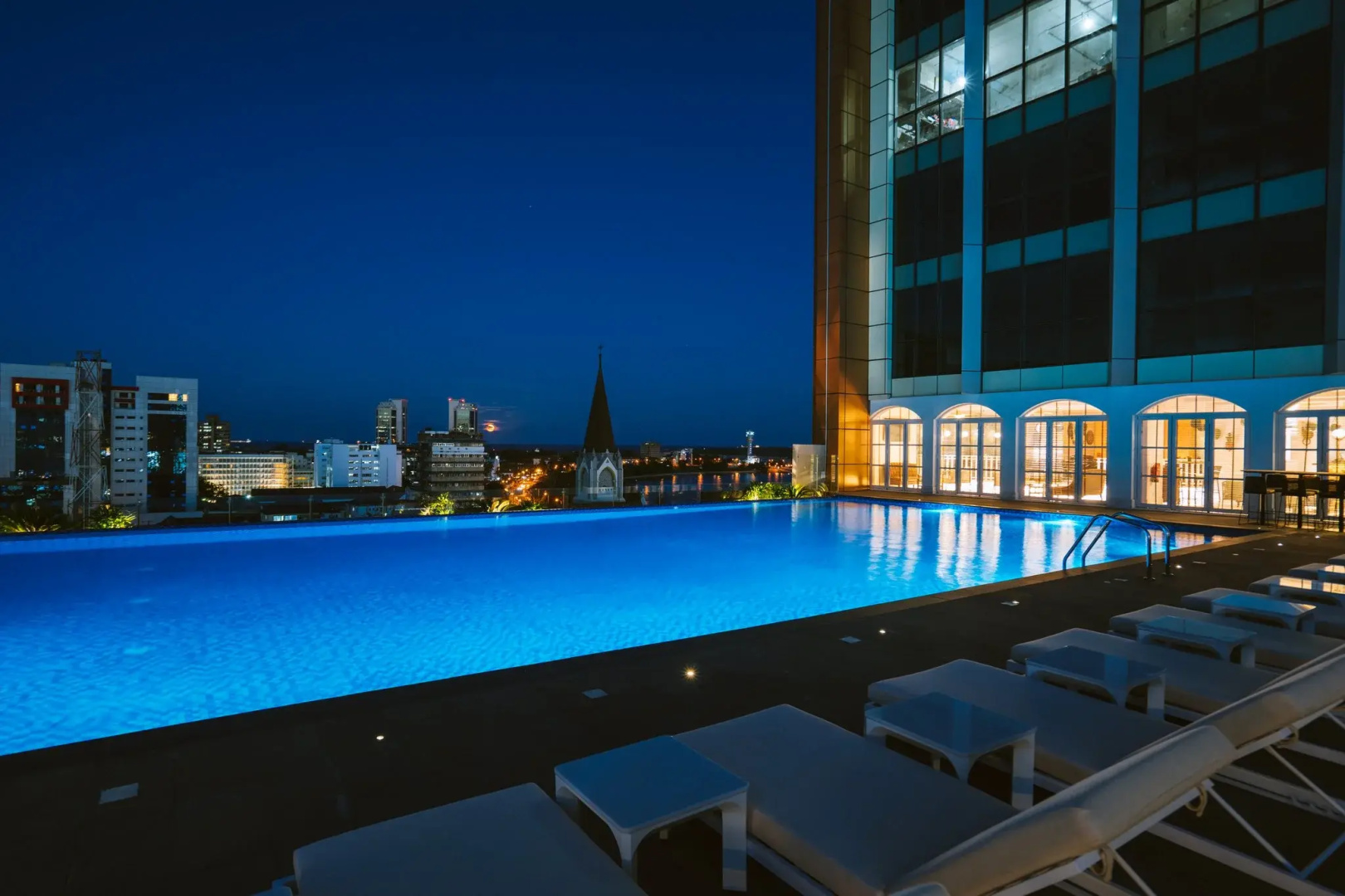 Foto - Johari Rotana Hotel