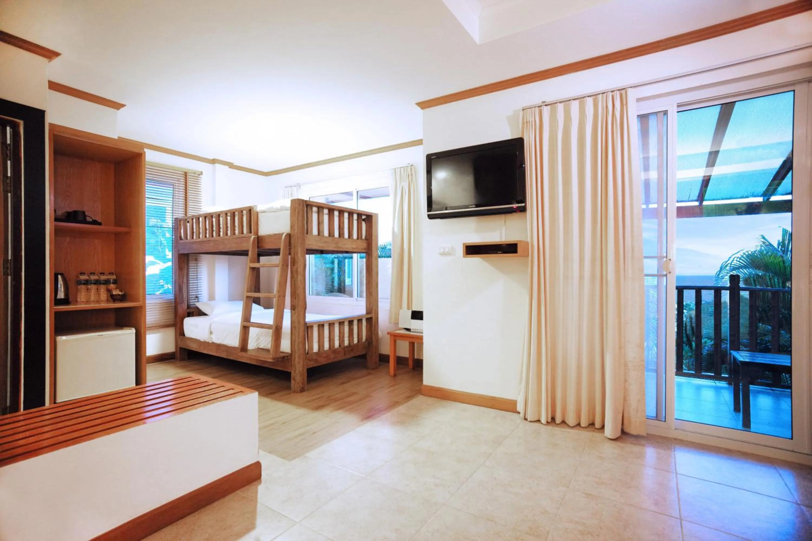 PINNACLE KOH TAO DIVE RESORT