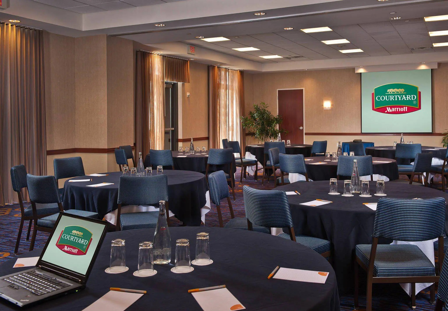 Foto - Courtyard by Marriott Dunn Loring Fairfax