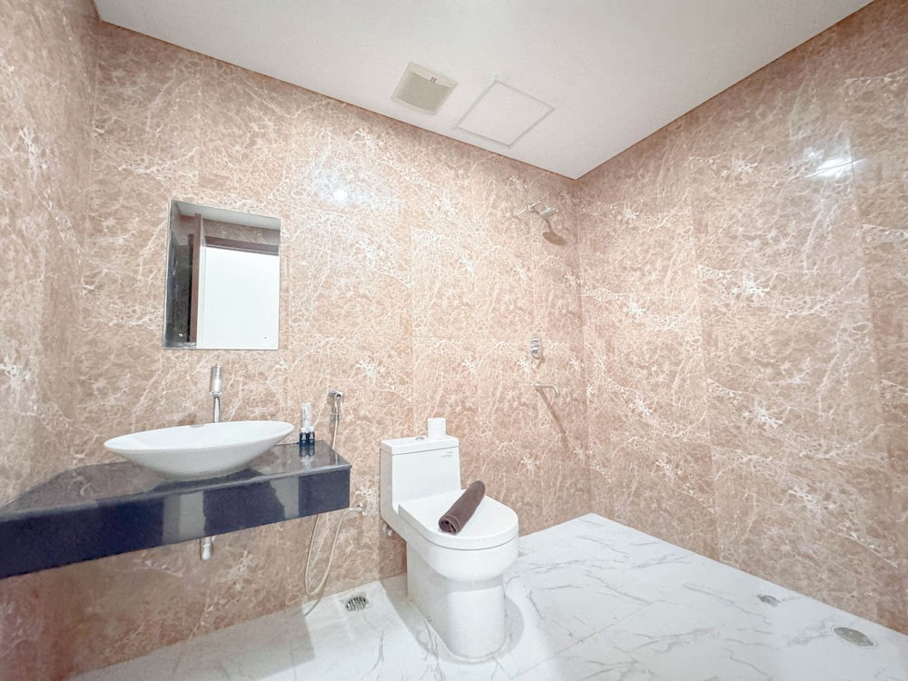 Homey And Simply 3Br At Grand Sungkono Lagoon Apartment