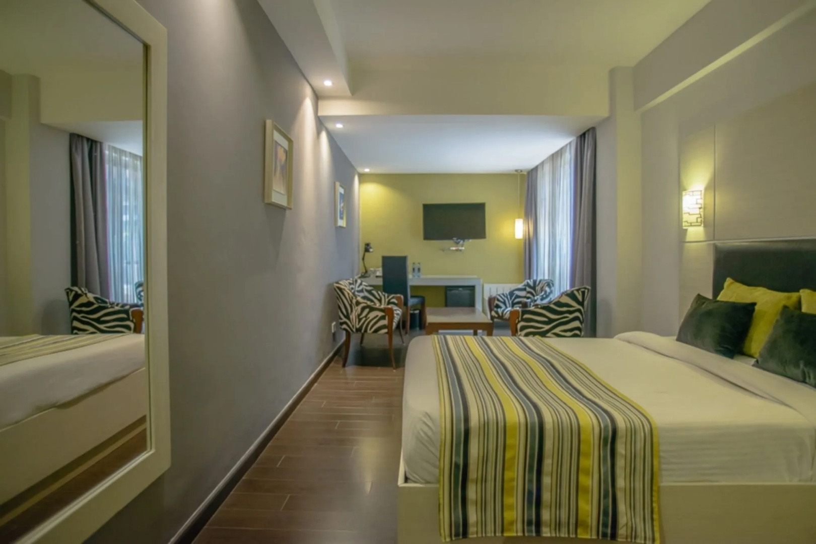 Photo - Cloud Hotel & Suites