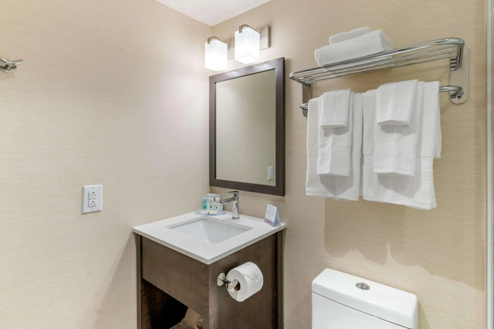 Photo - Quality Inn Centre-Ville