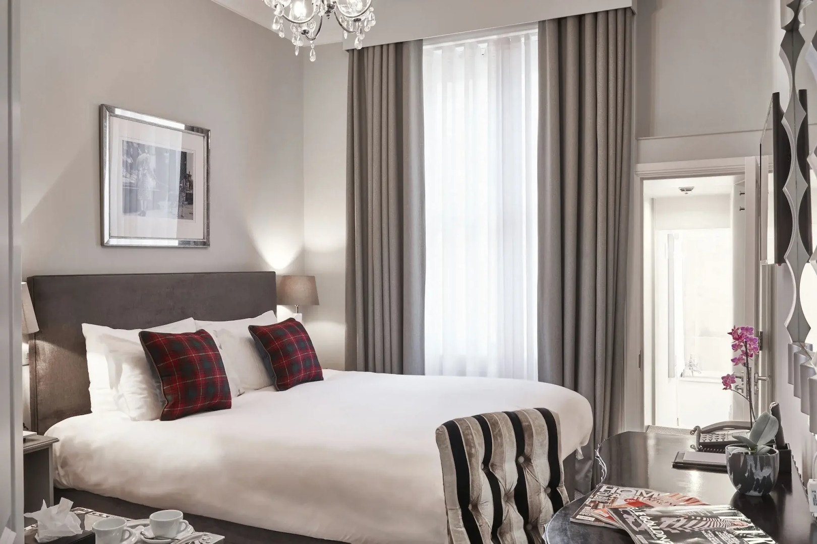 Photo - The Tophams Hotel