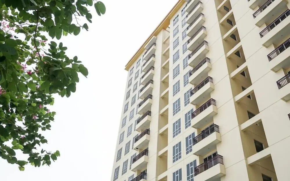 Modern Look 2Br At Lucky Tower Residence Apartment