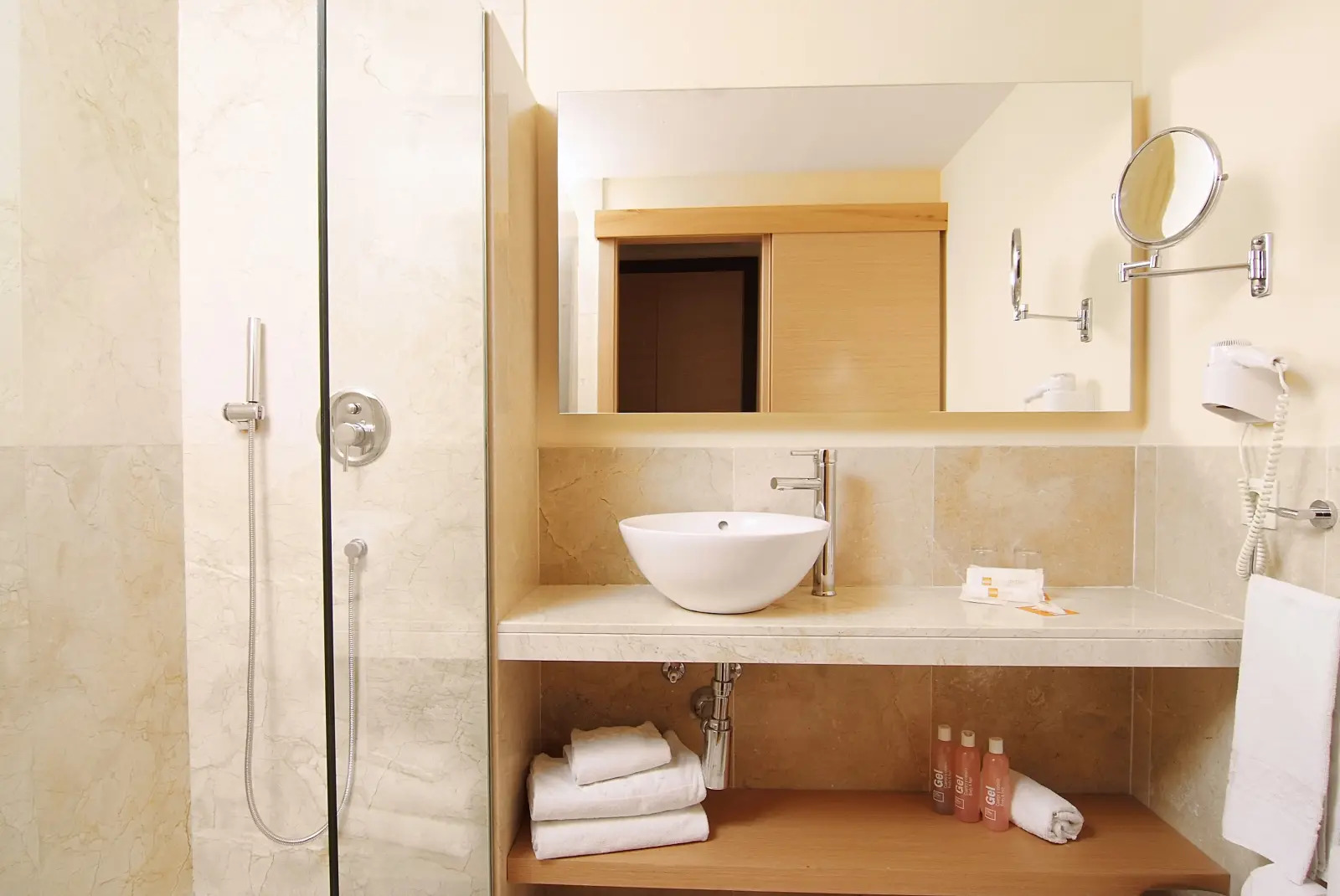 Photo - Zafiro Tropic