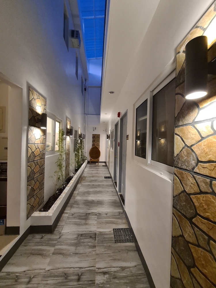 My Stay Hotel - Near SM Mall - 1 min walk
