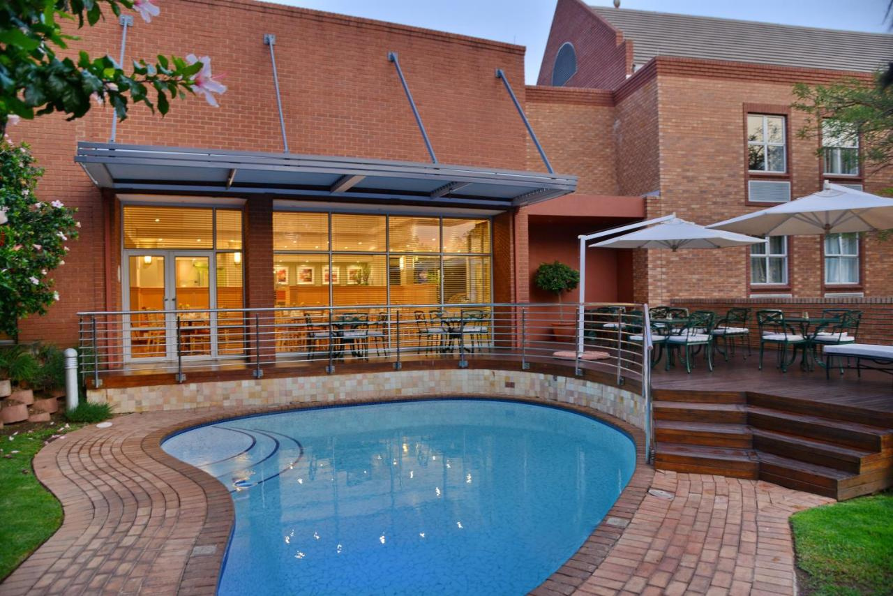 Photo - Road Lodge Sandton Grayston Drive