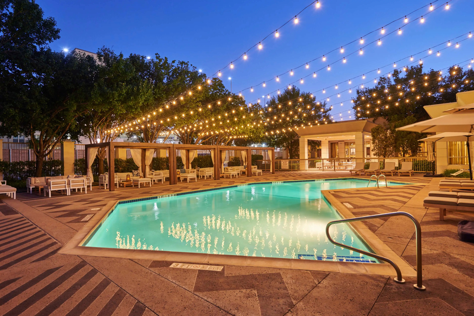 Foto - DoubleTree by Hilton Dallas Market Center