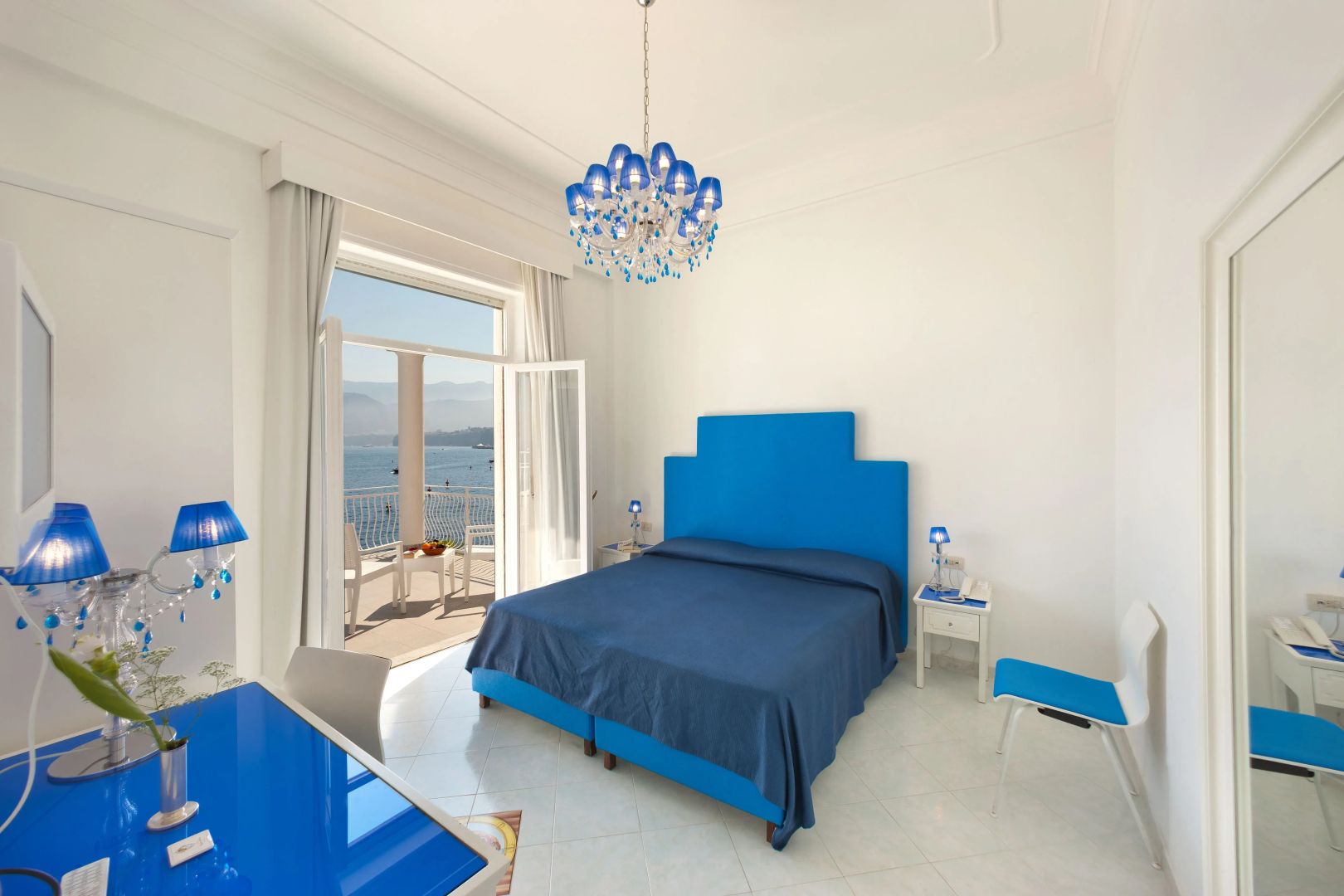 Photo - Admiral Hotel
