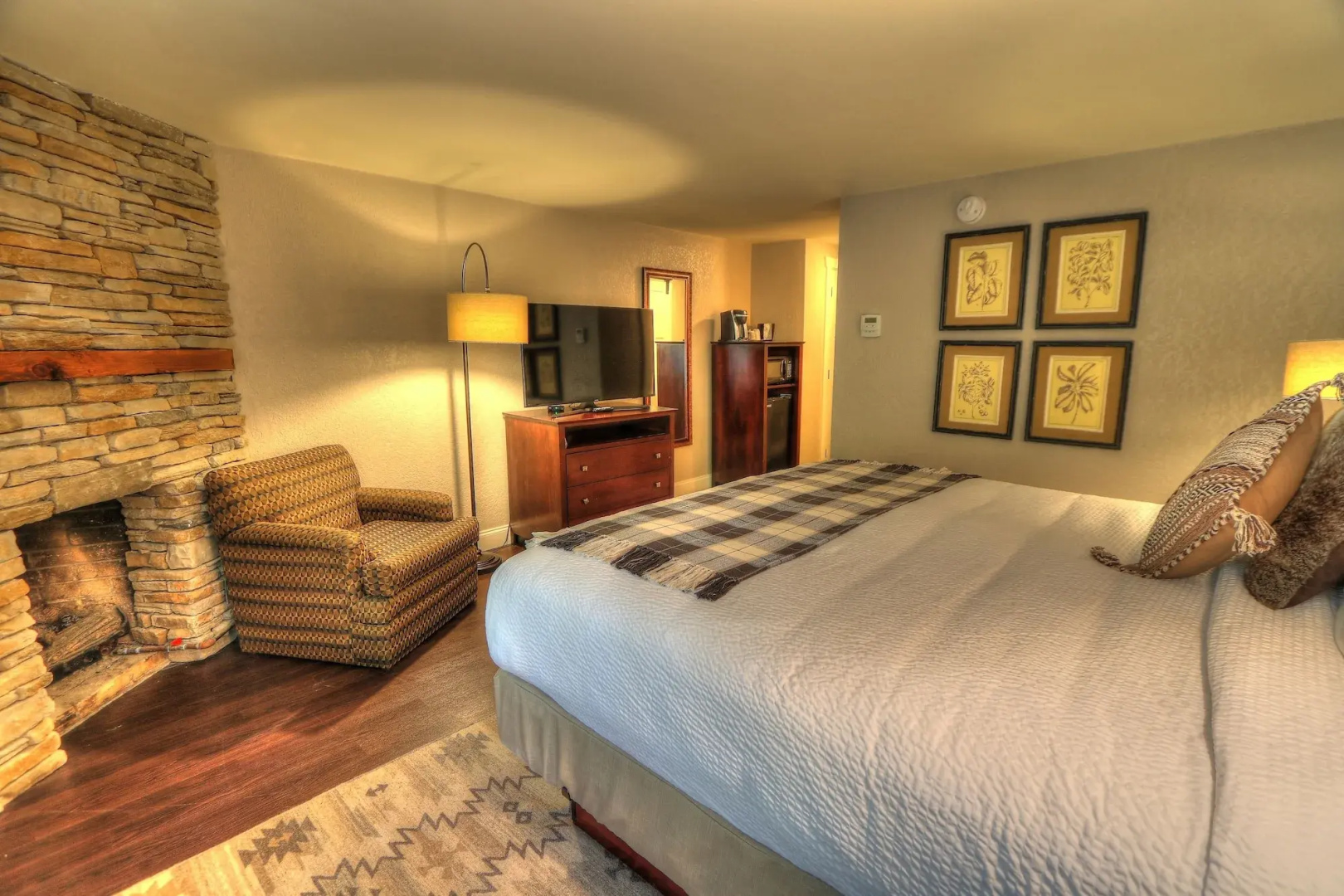 Photo - River Edge Inn