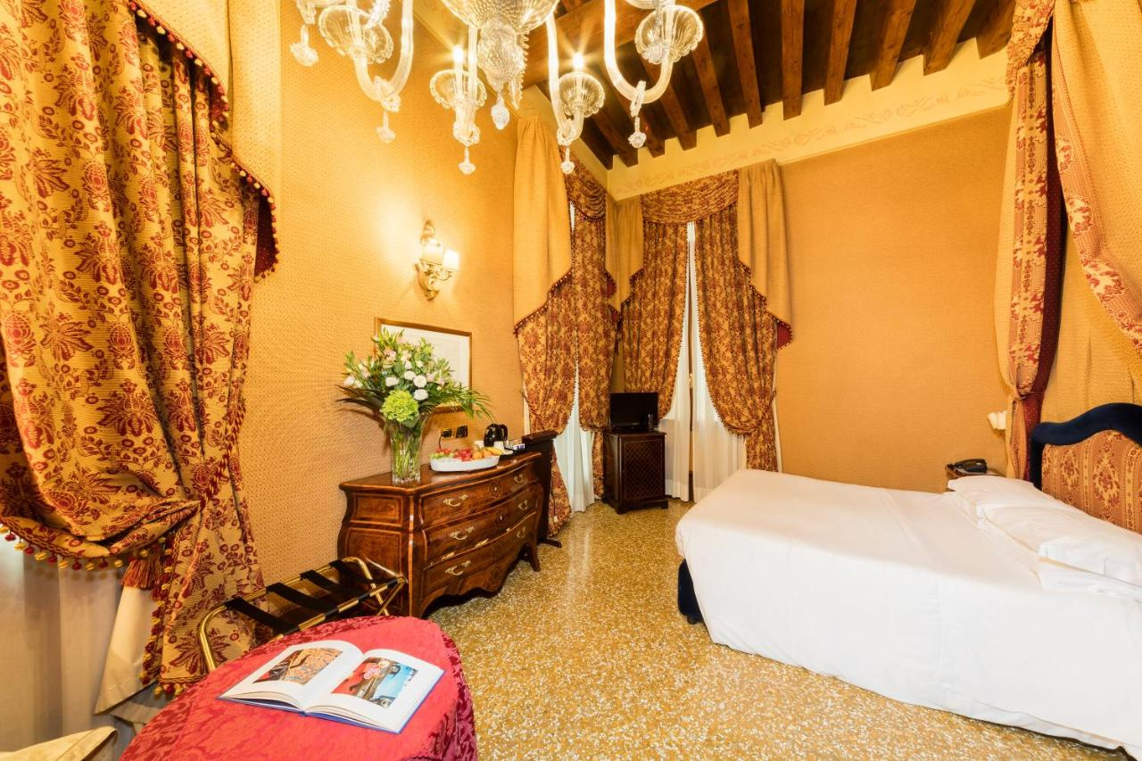 Photo - Hotel Al ponte dei sospiri