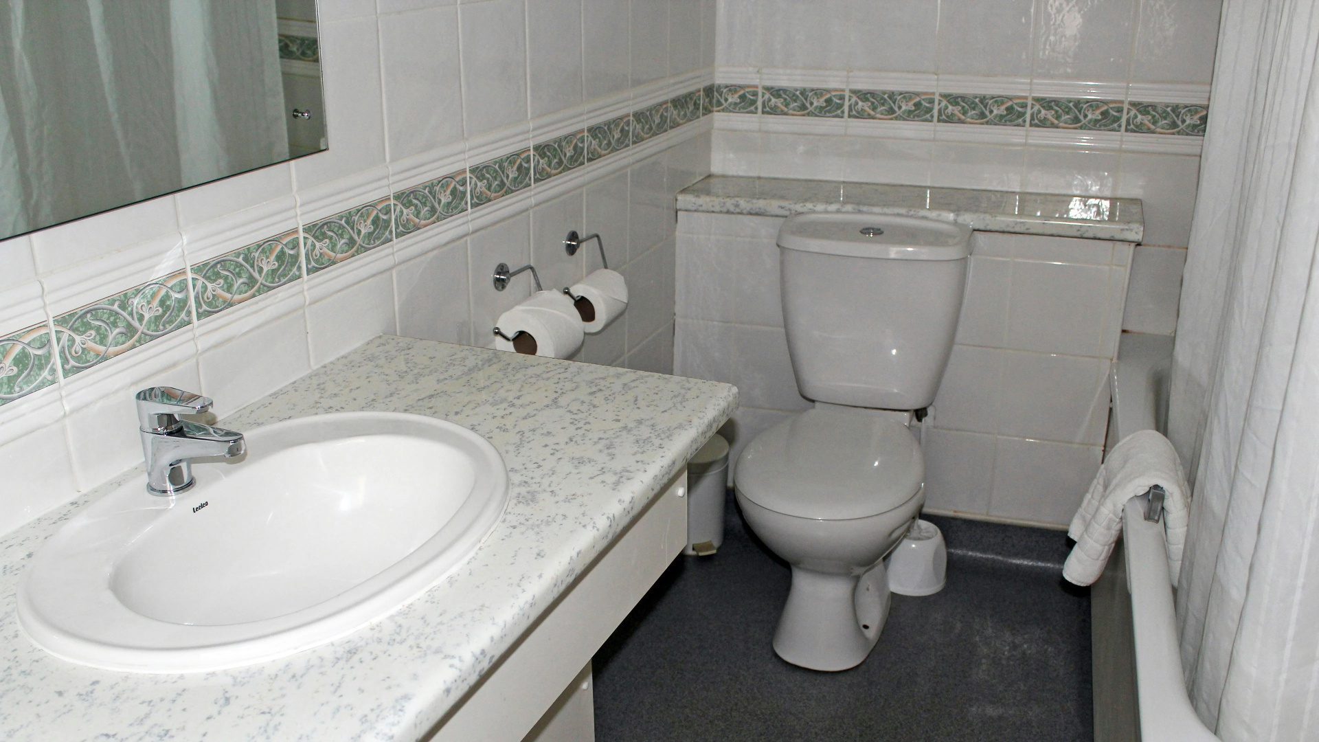 Photo - Discovery Inn - Leeds