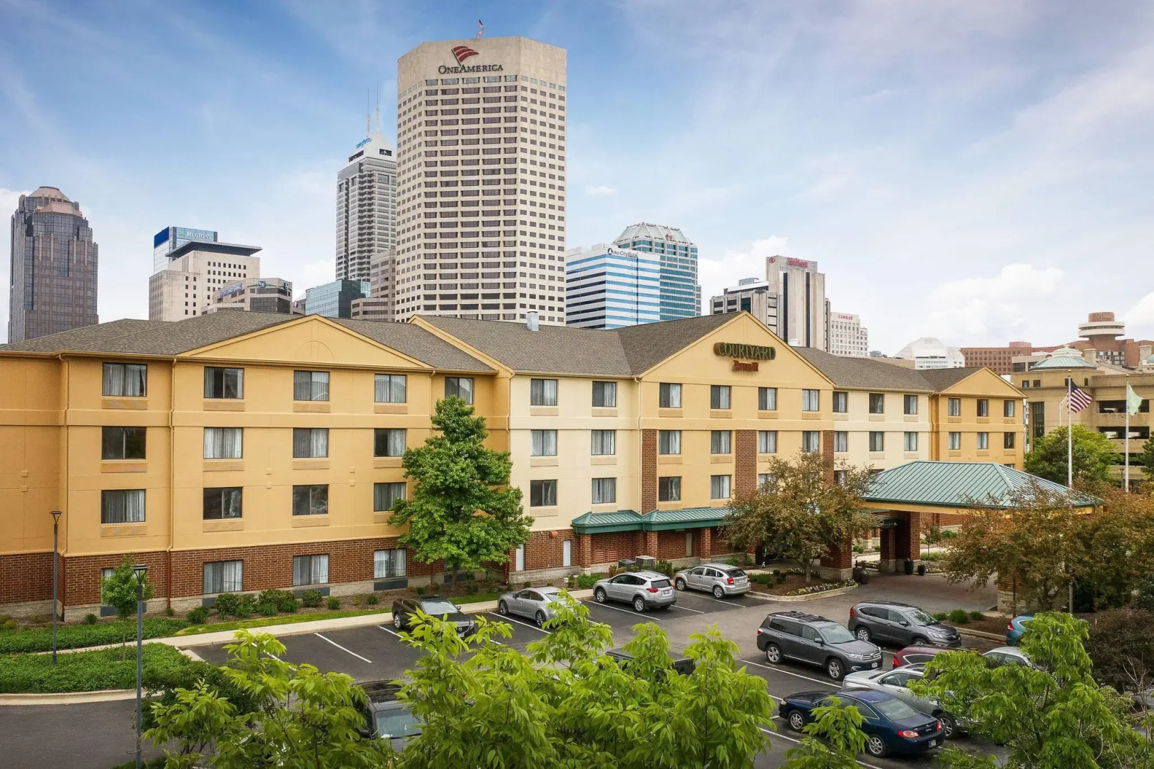 Photo - Courtyard by Marriott Indianapolis at the Capitol