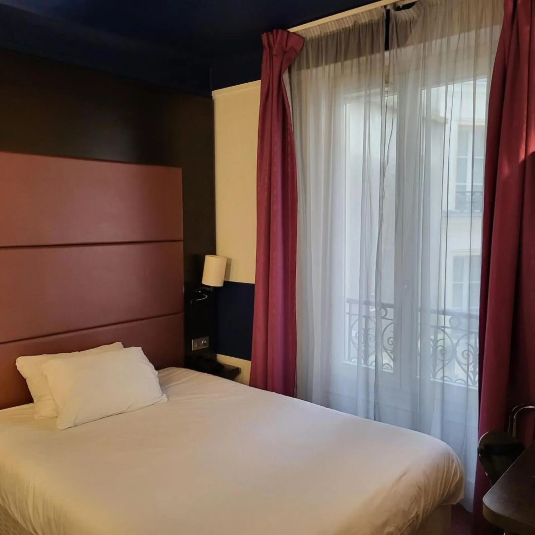 Foto - Accueil Hôtel Paris Pigalle Montmartre - Hôtel rénové