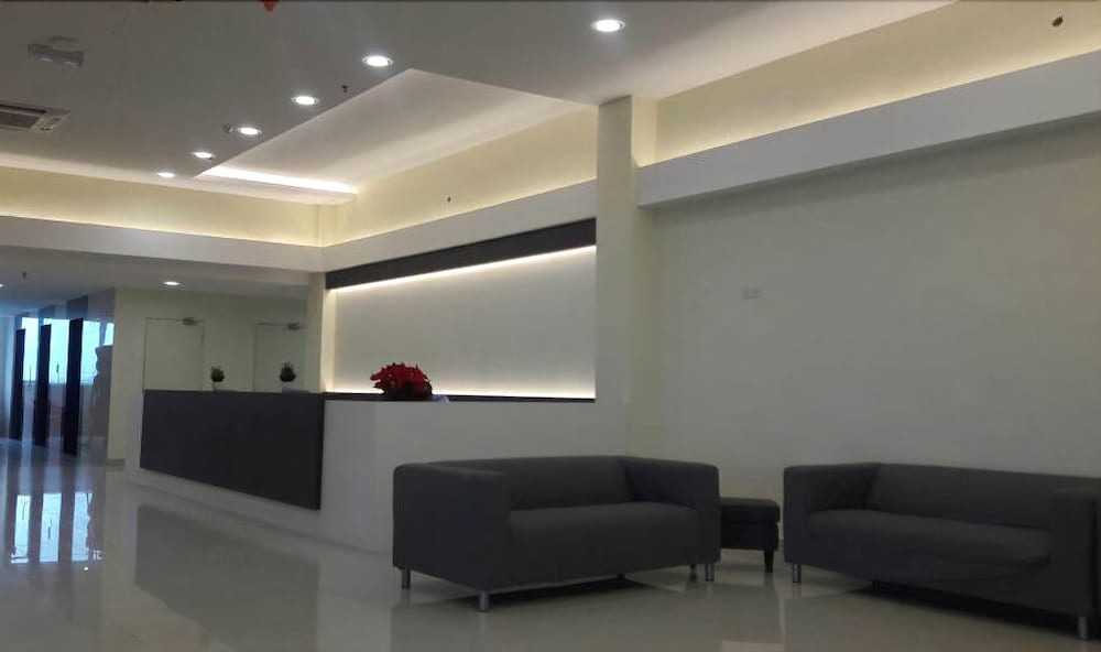 Place2Stay Business Hotel @ Emart Riam