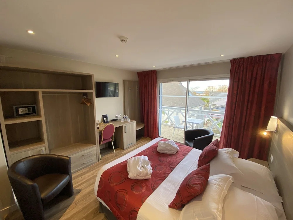 Photo - Contact hôtel - Hôtel Les Bleuets & SPA
