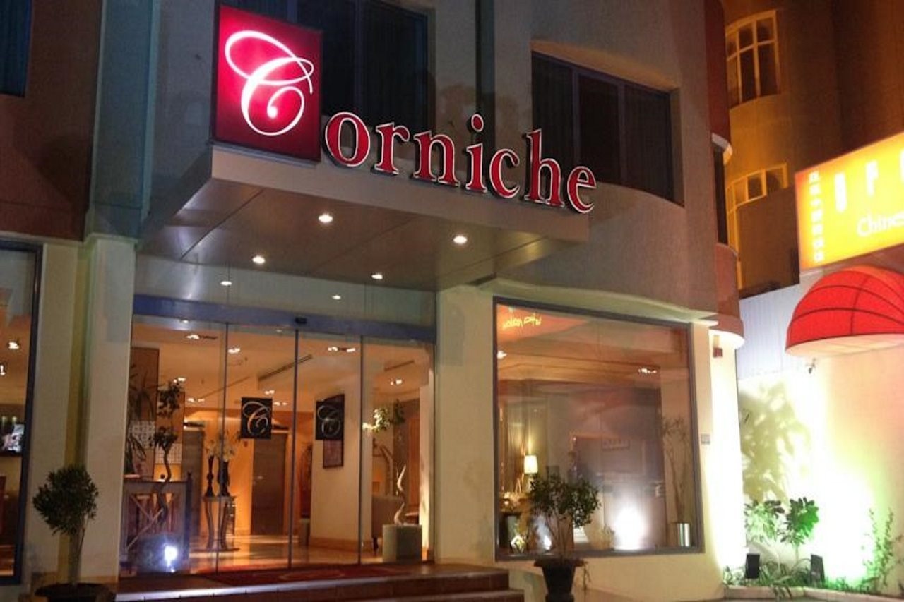 Corniche Hotel & Suites — фото 1