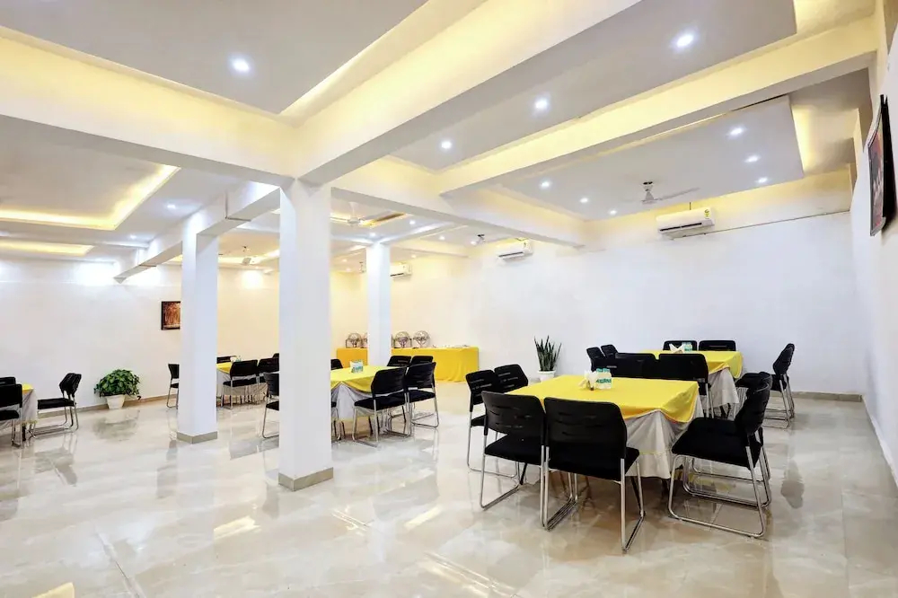 Photo - Hotel Golden Era-Near Shopprix Mall