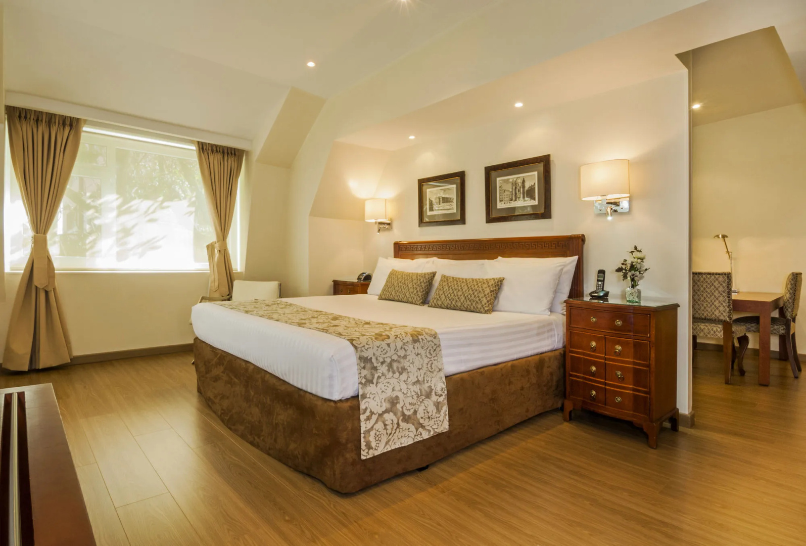 Photo - Hotel Portón de la Cabrera