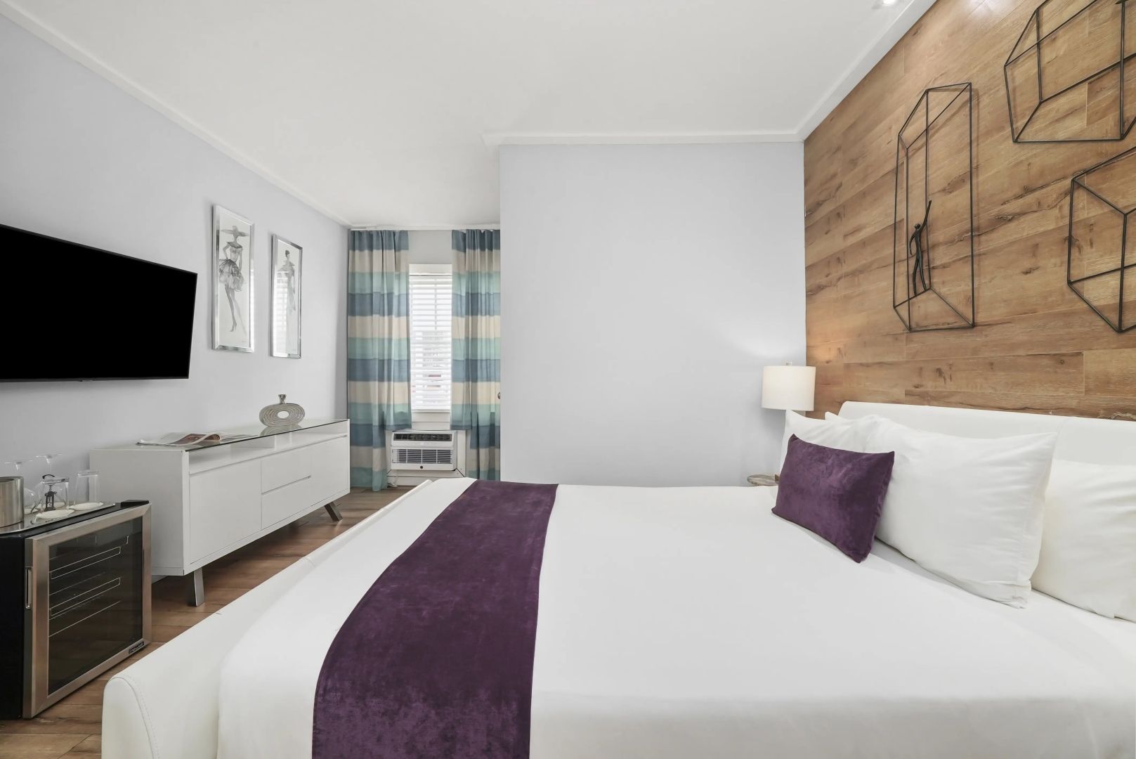 Photo - Shelley Hotel