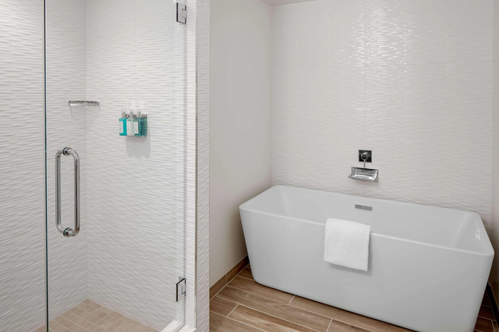 Photo - Embassy Suites by Hilton San Diego Bay Downtown