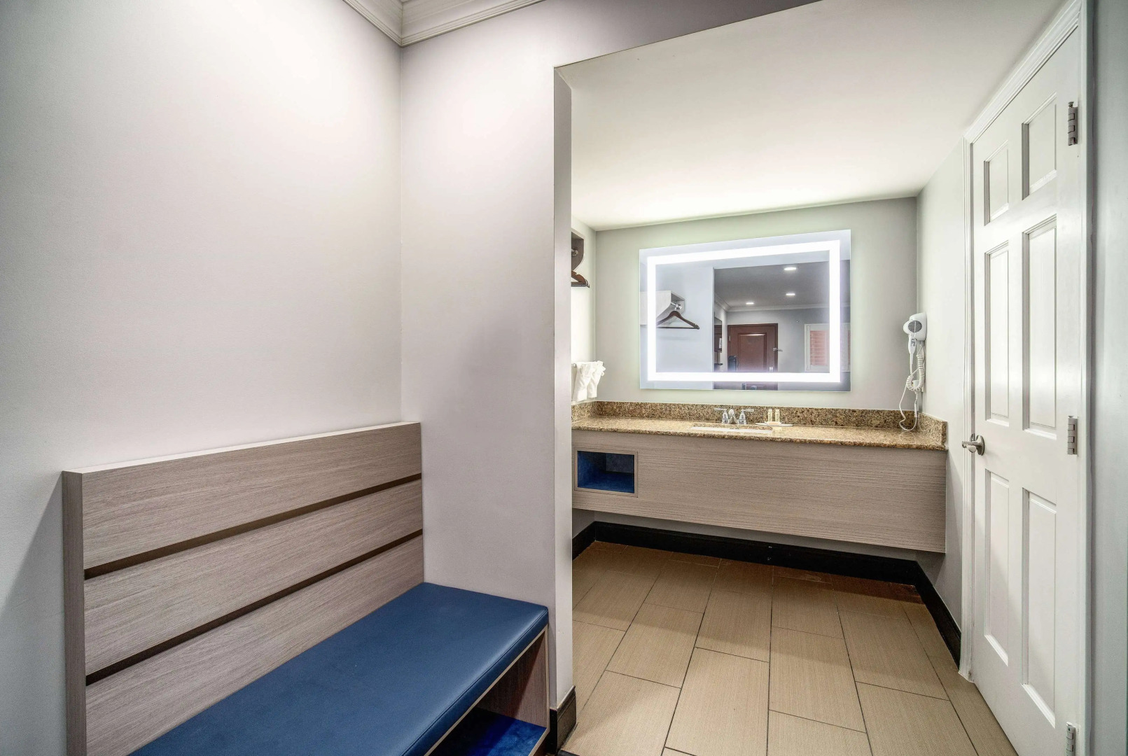 Photo - Travelodge Inn & Suites by Wyndham Bell Los Angeles Area