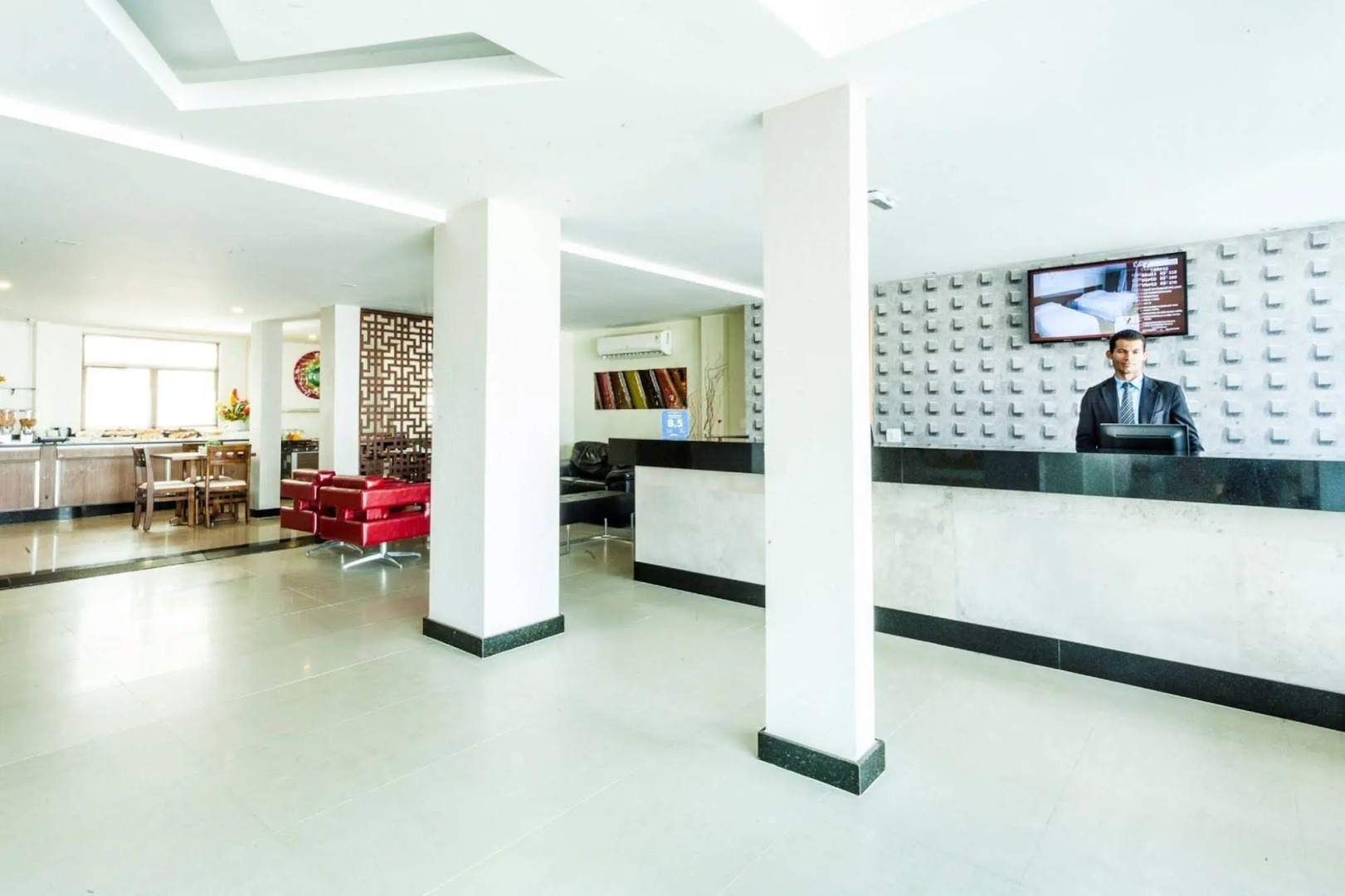 Photo - Vida Plaza Hotel