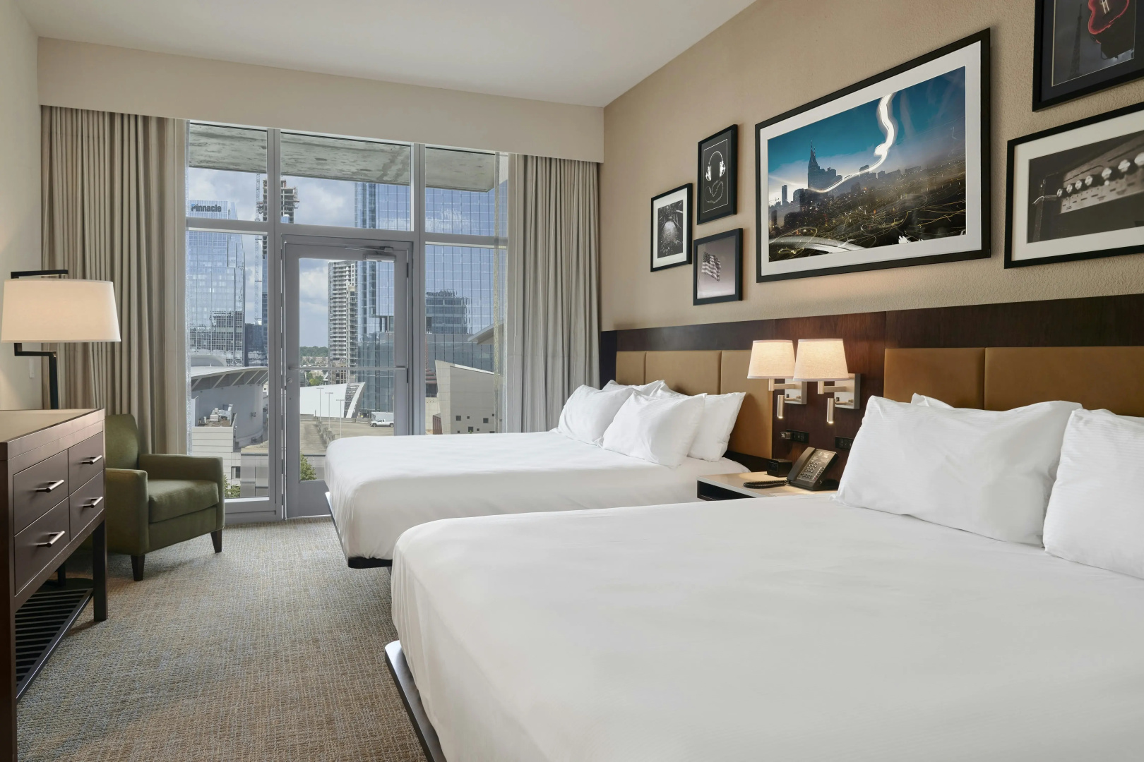Photo - Embassy Suites by Hilton Nashville Downtown