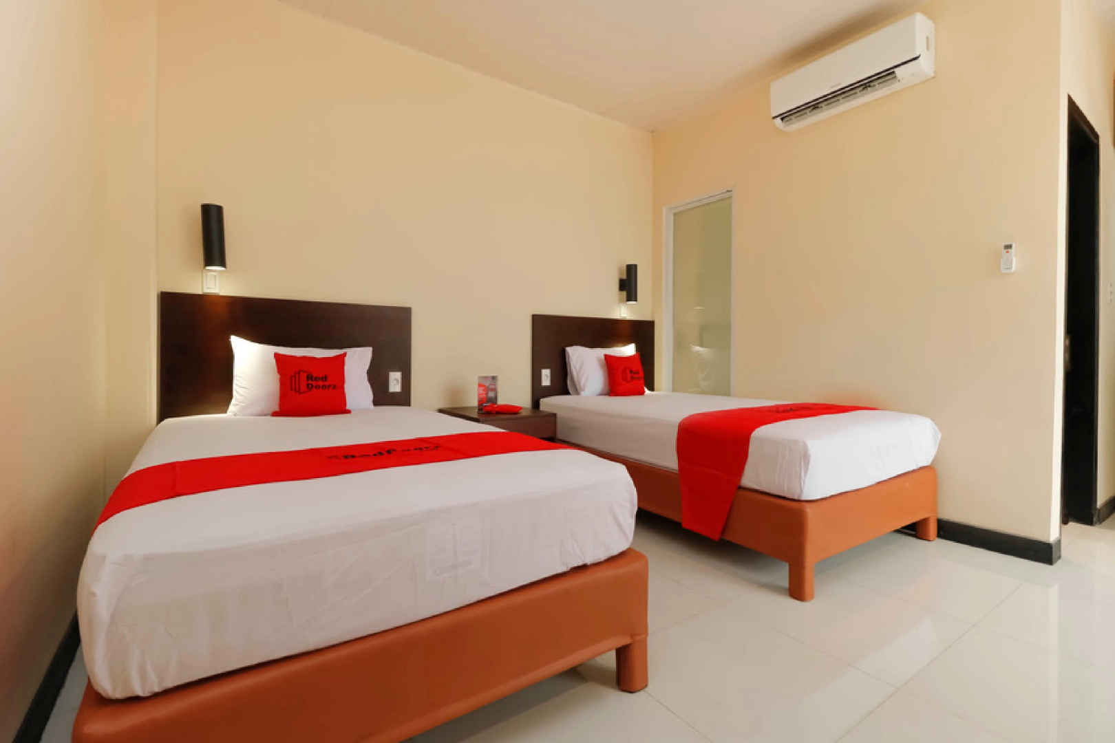 Foto - RedDoorz Plus near Halim Perdanakusuma 2