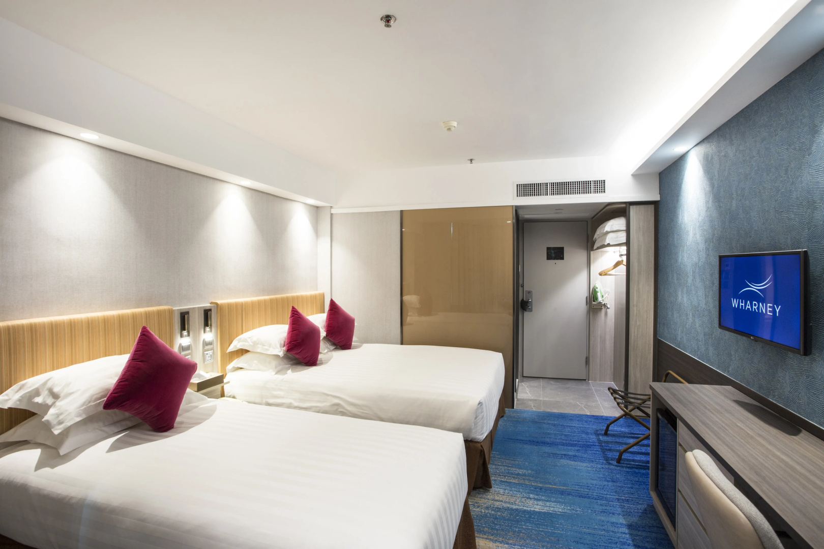 Photo - Wharney Hotel