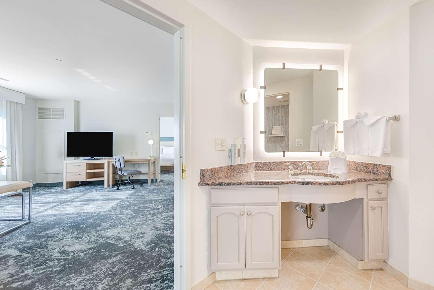 Photo - Homewood Suites by Hilton East Rutherford - Meadowlands