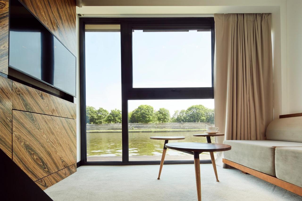 Photo - New Port Hotel