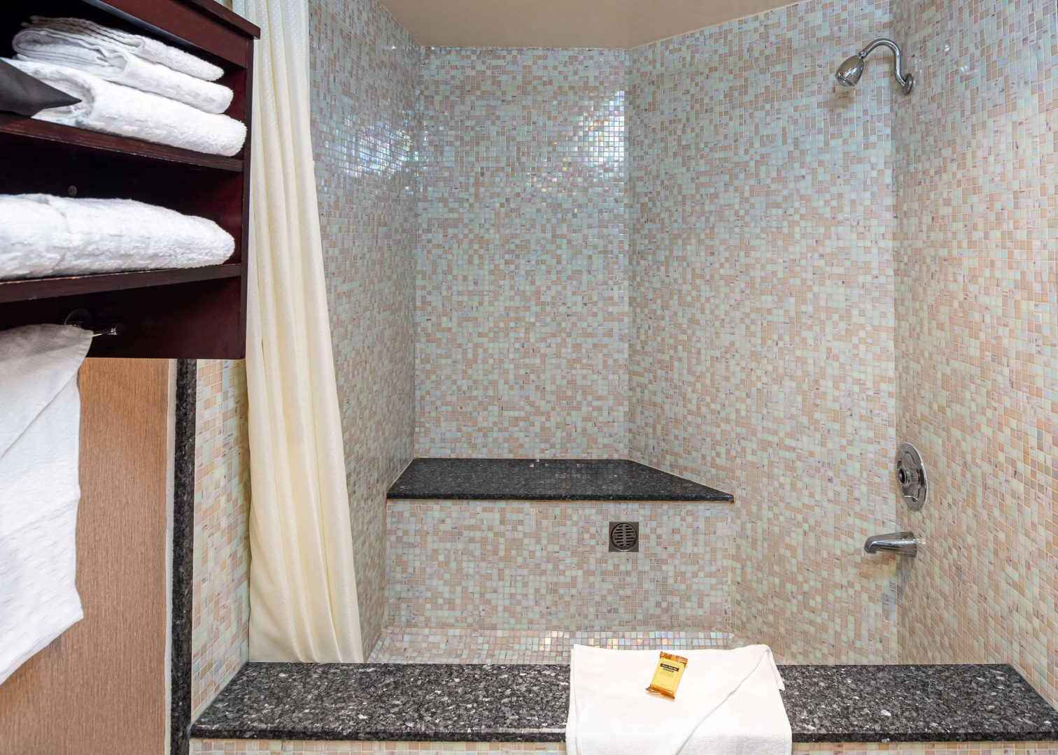 Photo - Best Western Plus Redondo Beach Inn