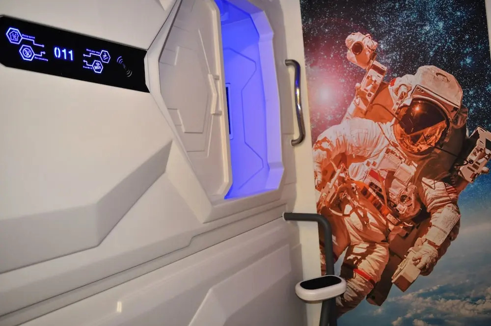 Foto - Cosmos Capsule Hub London