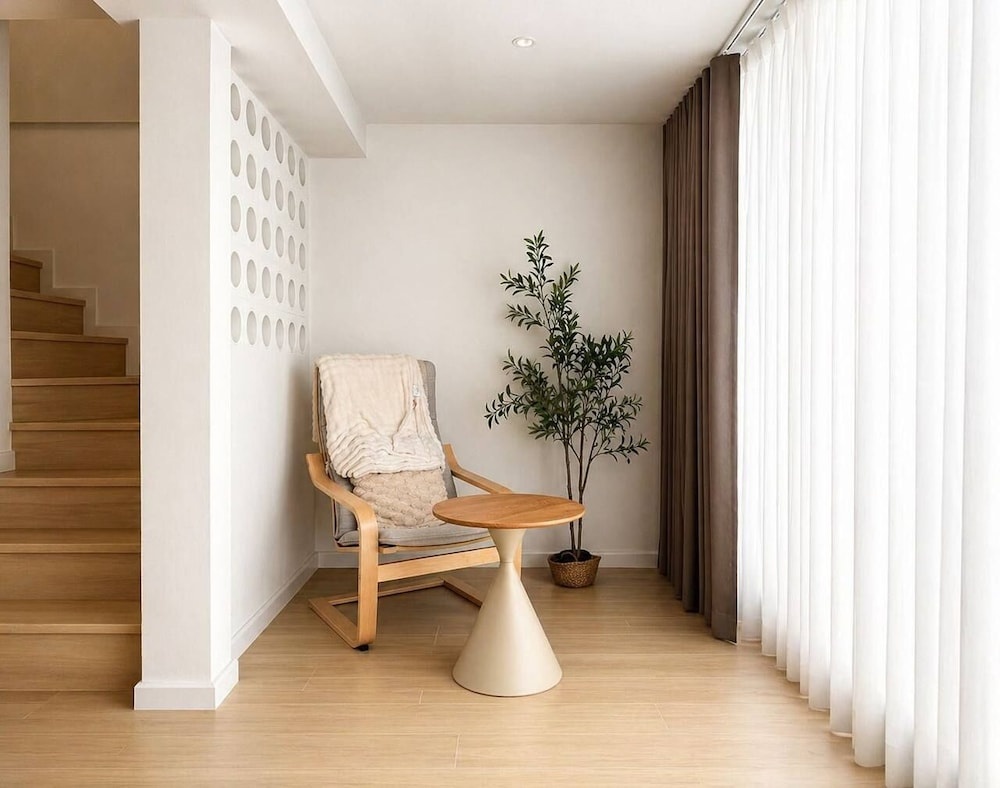 Foto - Spacious 4BR Muji Home With Loft & Pool in Ekkamai