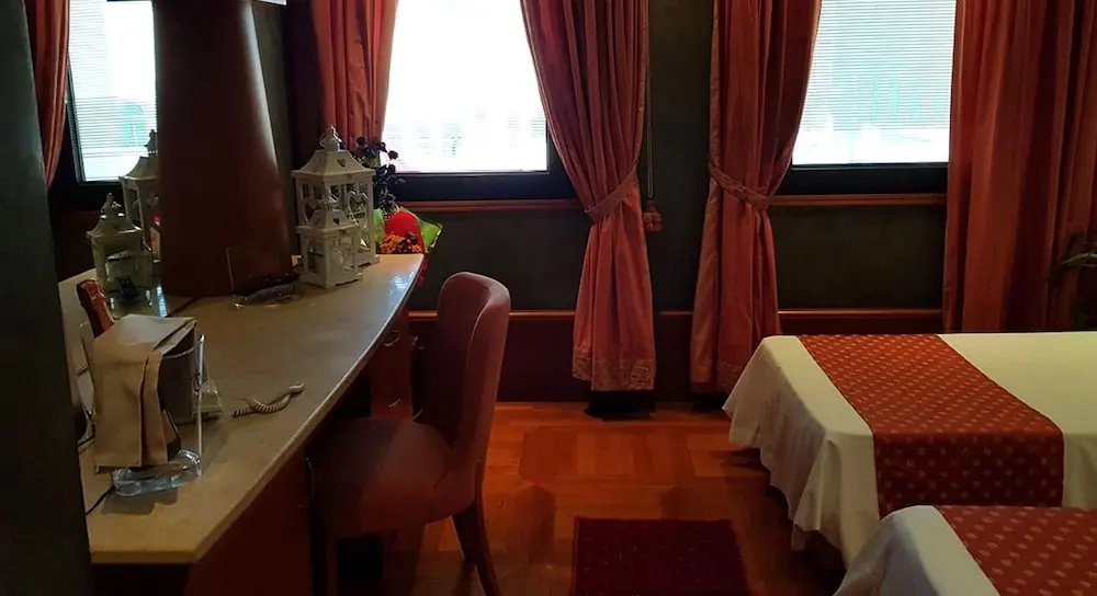 Photo - HR Hotel