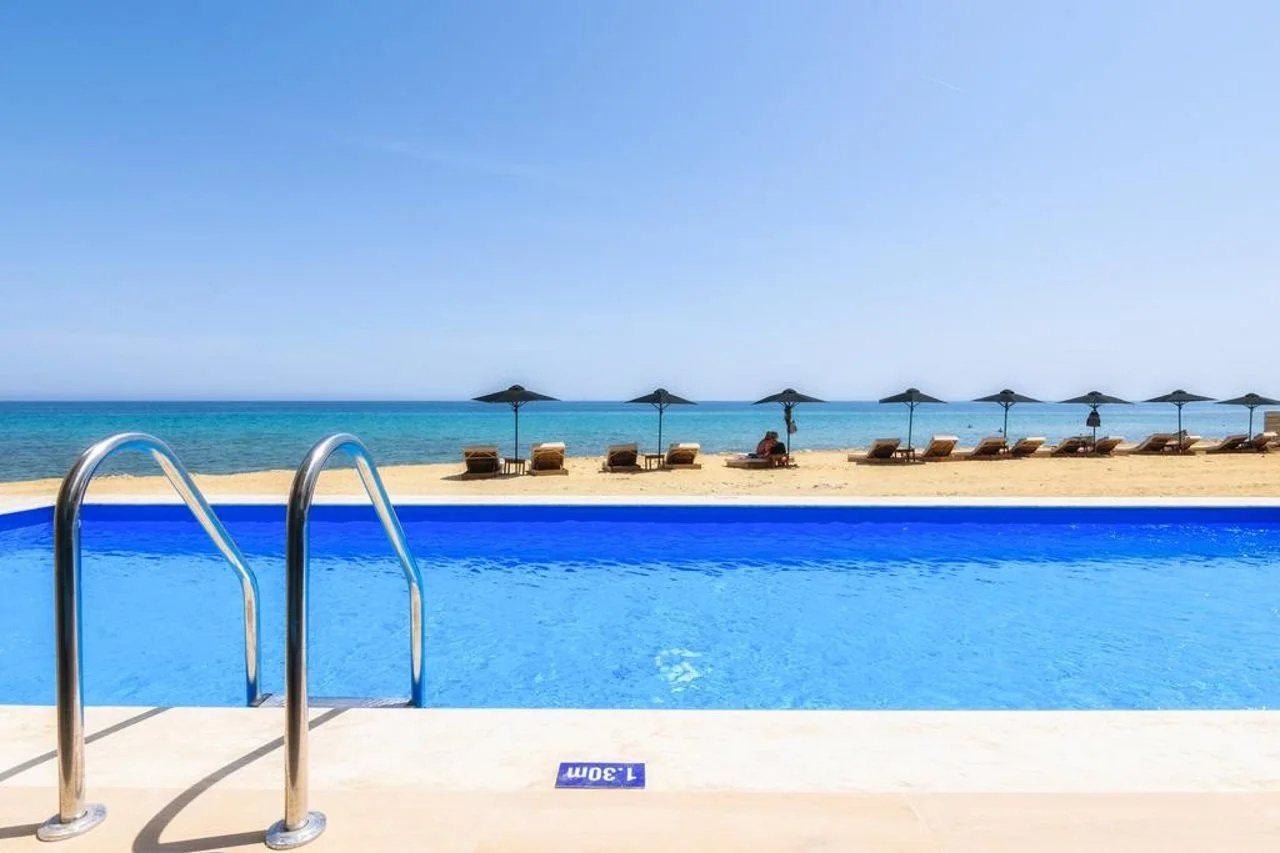 Foto - Cavo Orient Beach Hotel