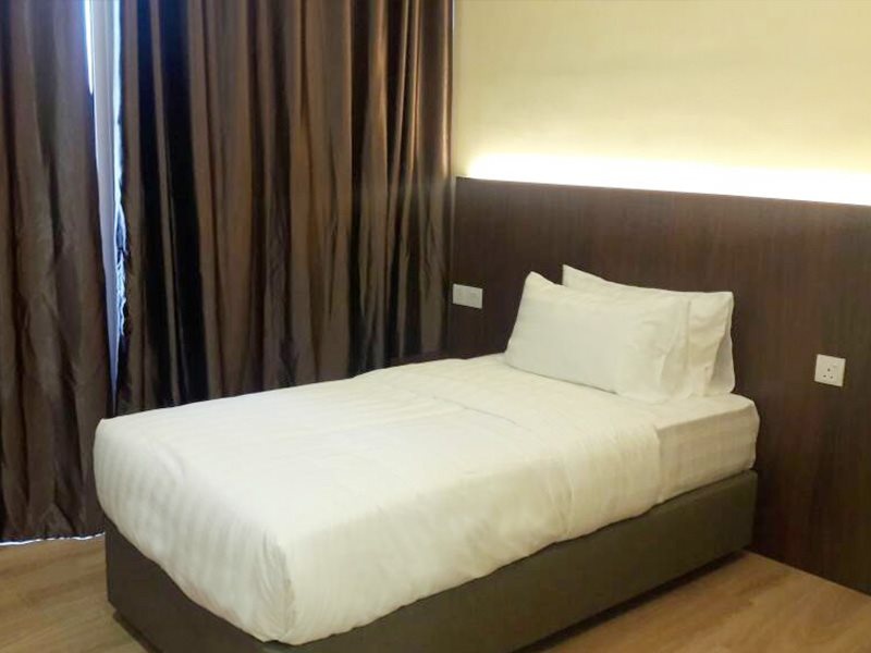 Place2Stay Business Hotel @ Emart Riam