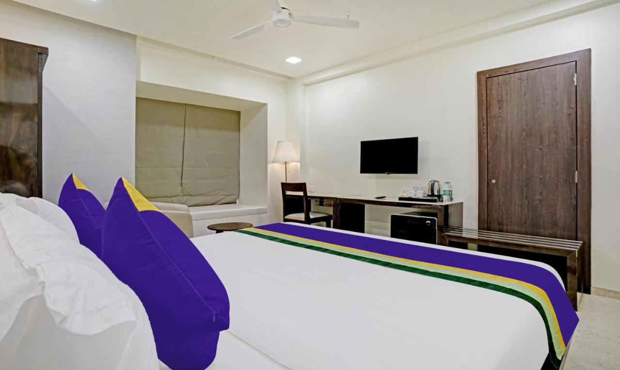 Photo - Treebo Premium Golden Bliss Trimurti Nagar Square