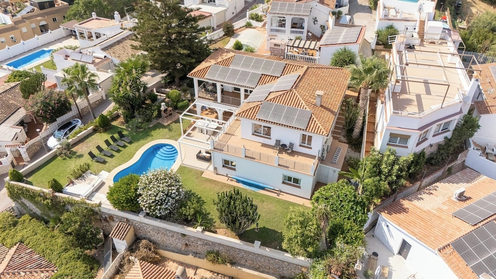 Foto - Spacious 3BR Villa with Private Pool and Sea Views