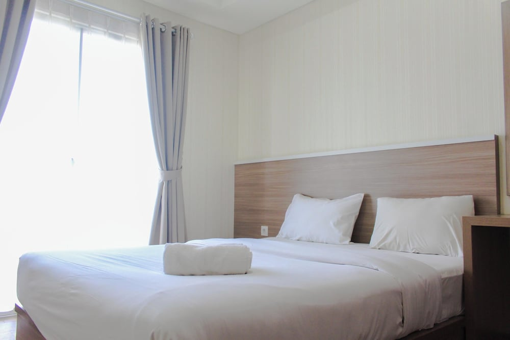 Strategic and Comfy 2BR Apartment Springwood Residence