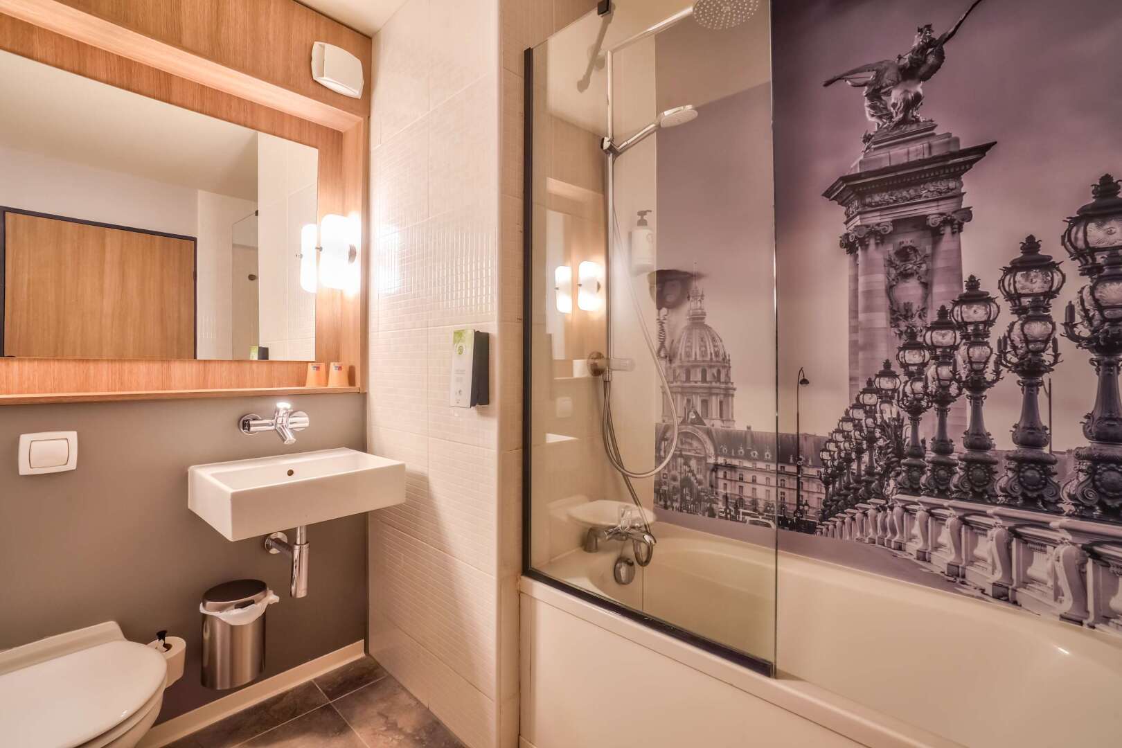 Foto - Campanile PRIME - Suresnes - La Défense