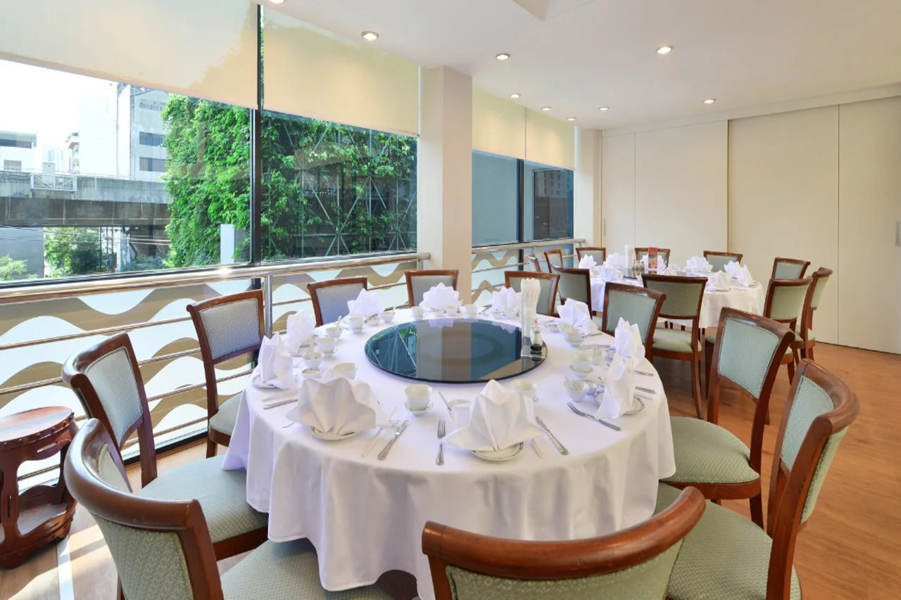 Photo - Twin Towers Hotel