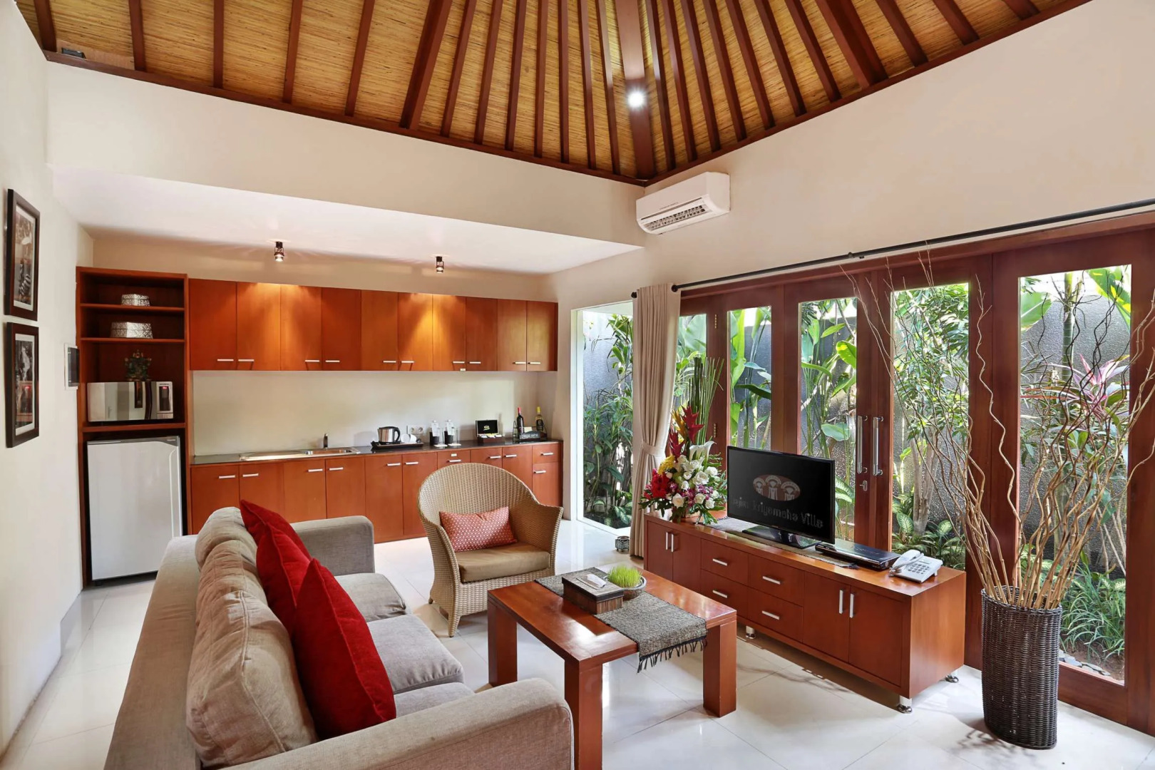 Foto - Seminyak Sanctuary Villa by Ini Vie Hospitality