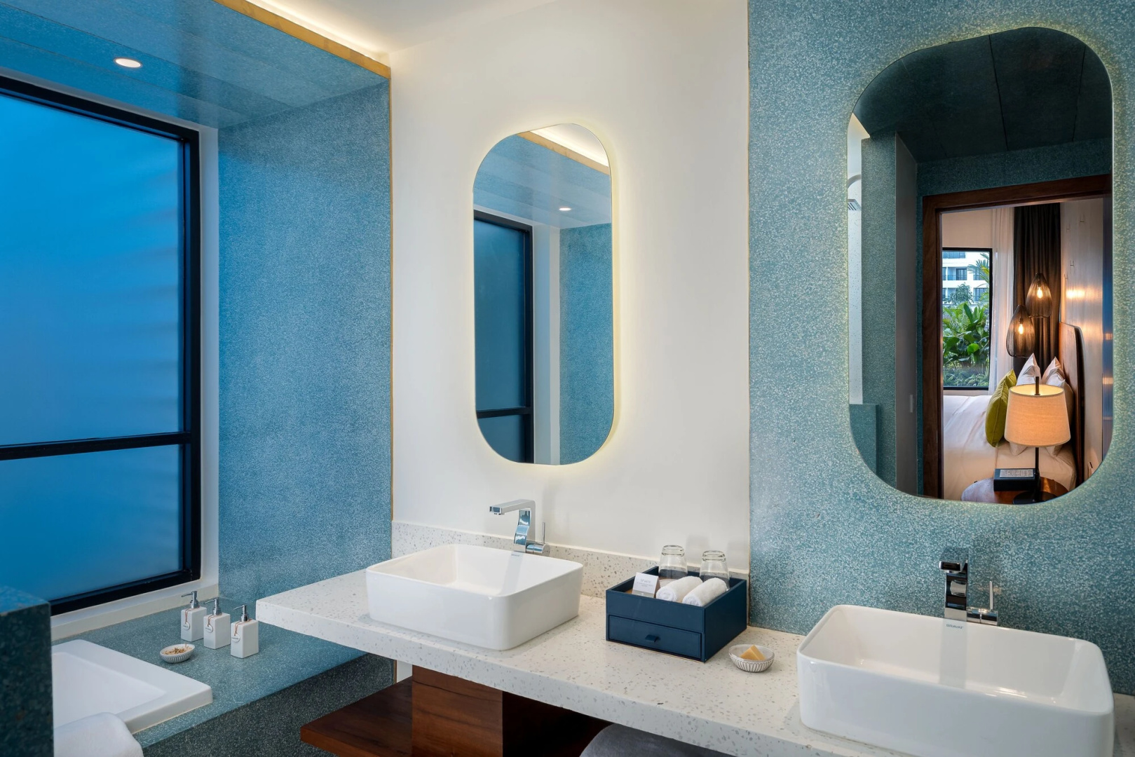 Photo - The Aviary Hotel