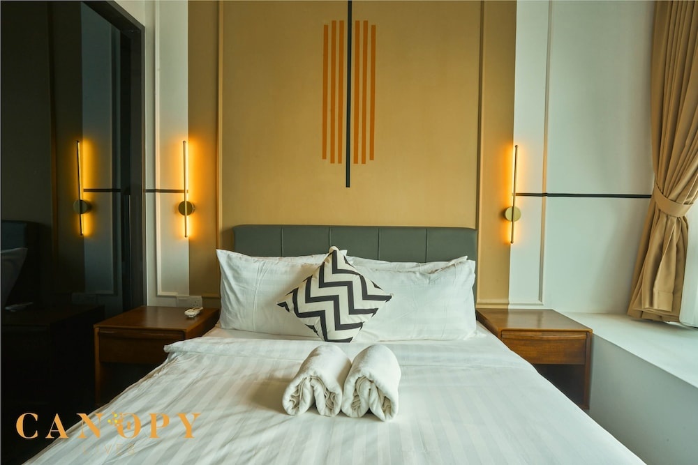 The Luxe & The Colony, KLCC