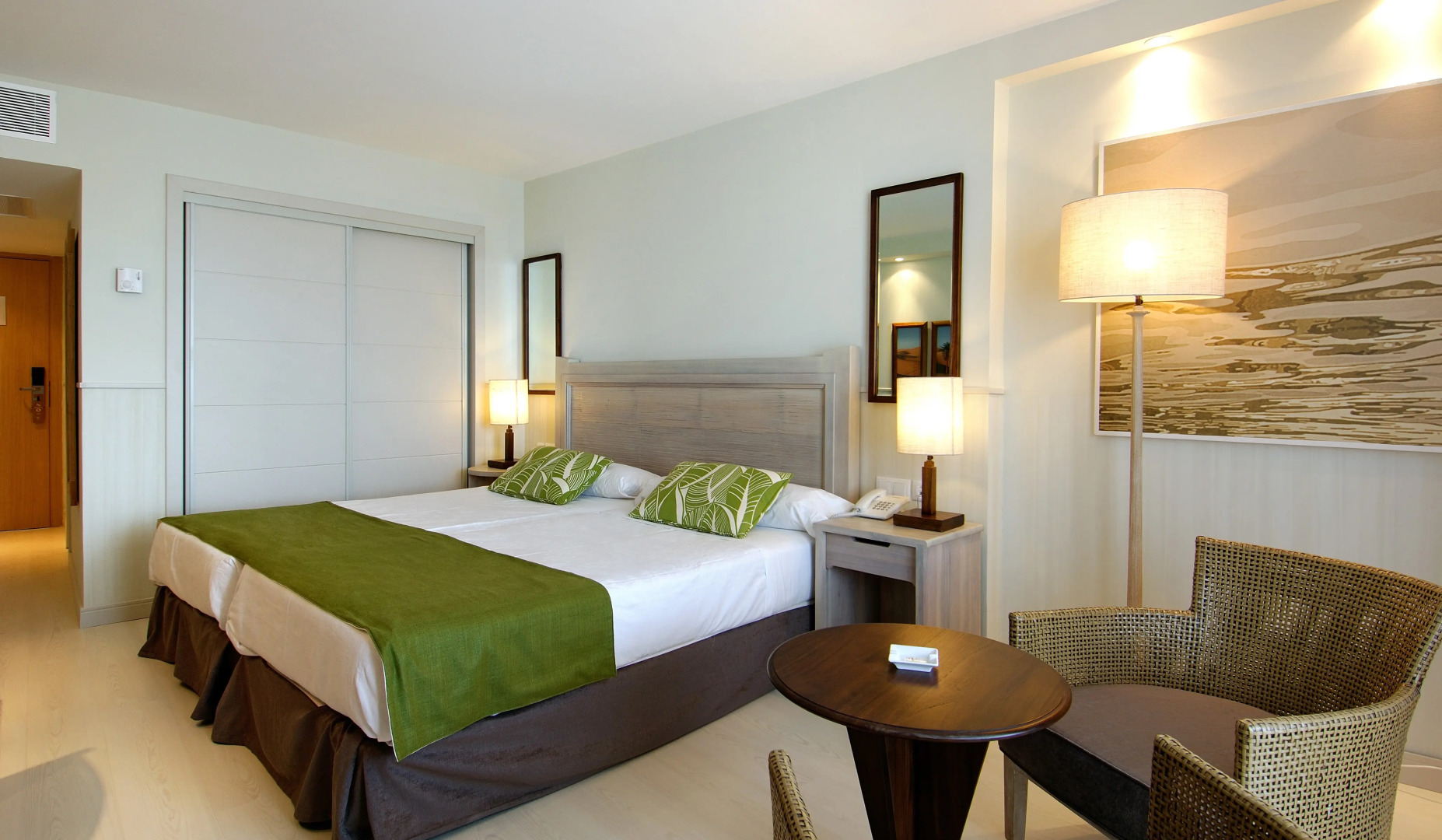 Photo - The Salmar - New Opening