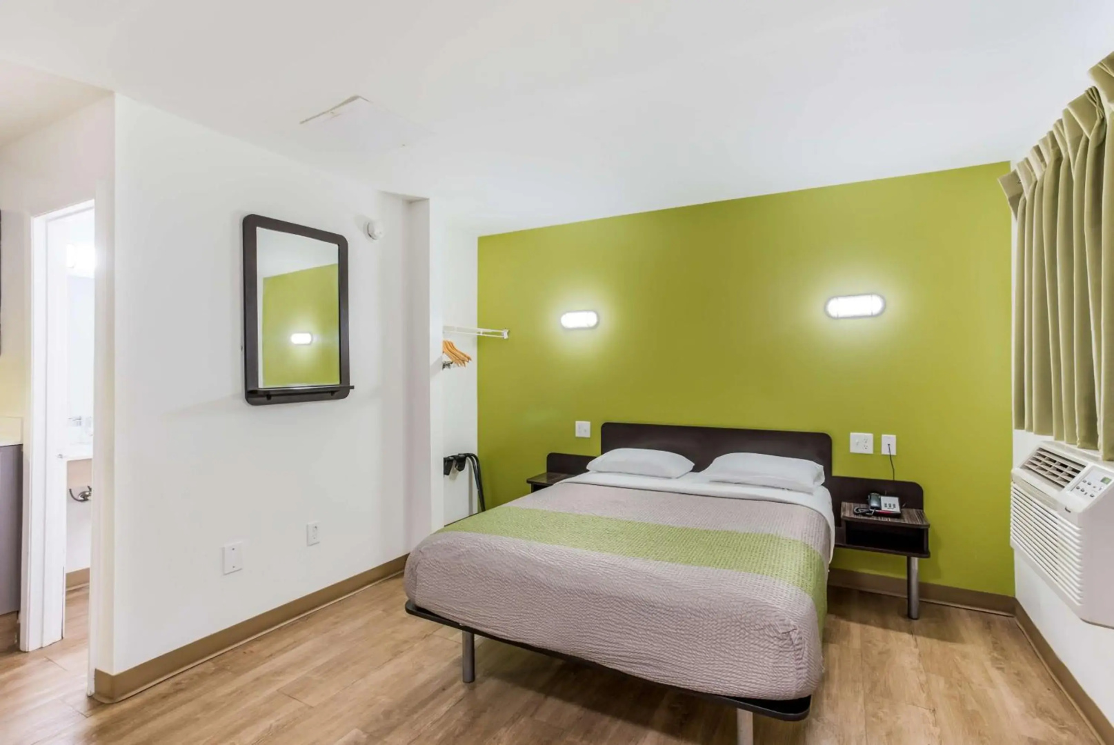 Photo - Studio 6 Extended Stay - Jacksonville, FL - South