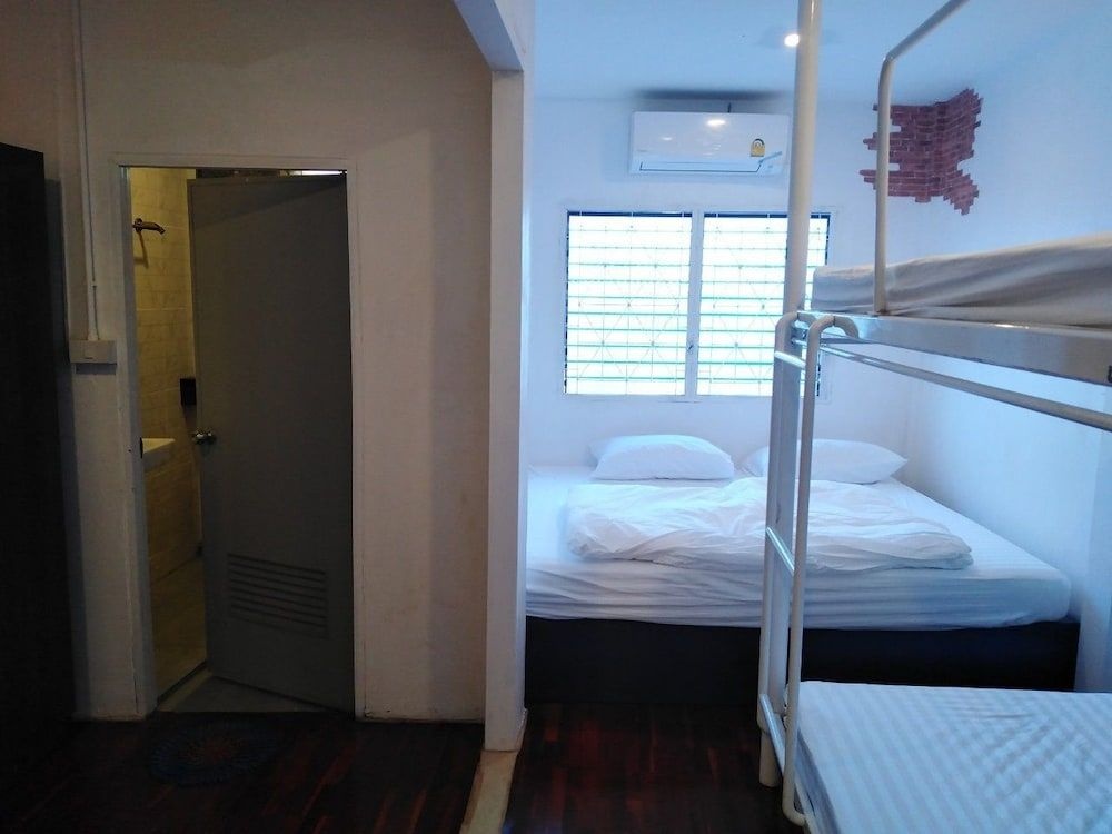 Zleepinezz Hostel